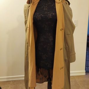 Men's Burberry long trench coat with wool liner